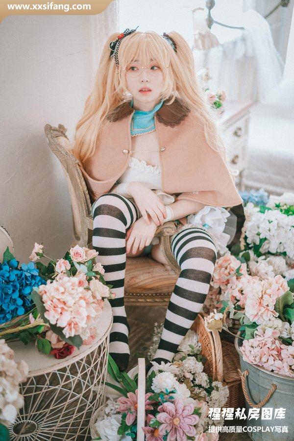 Bambi写真集《Alice in Glasses》高清套图下载[49P]