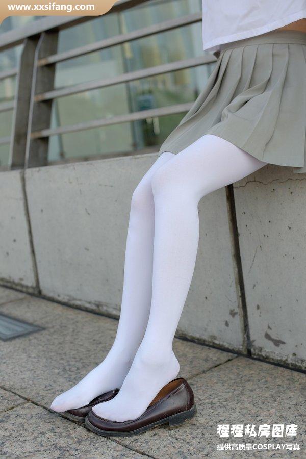 森萝财团写真集《R15-026》高清套图下载[79P]